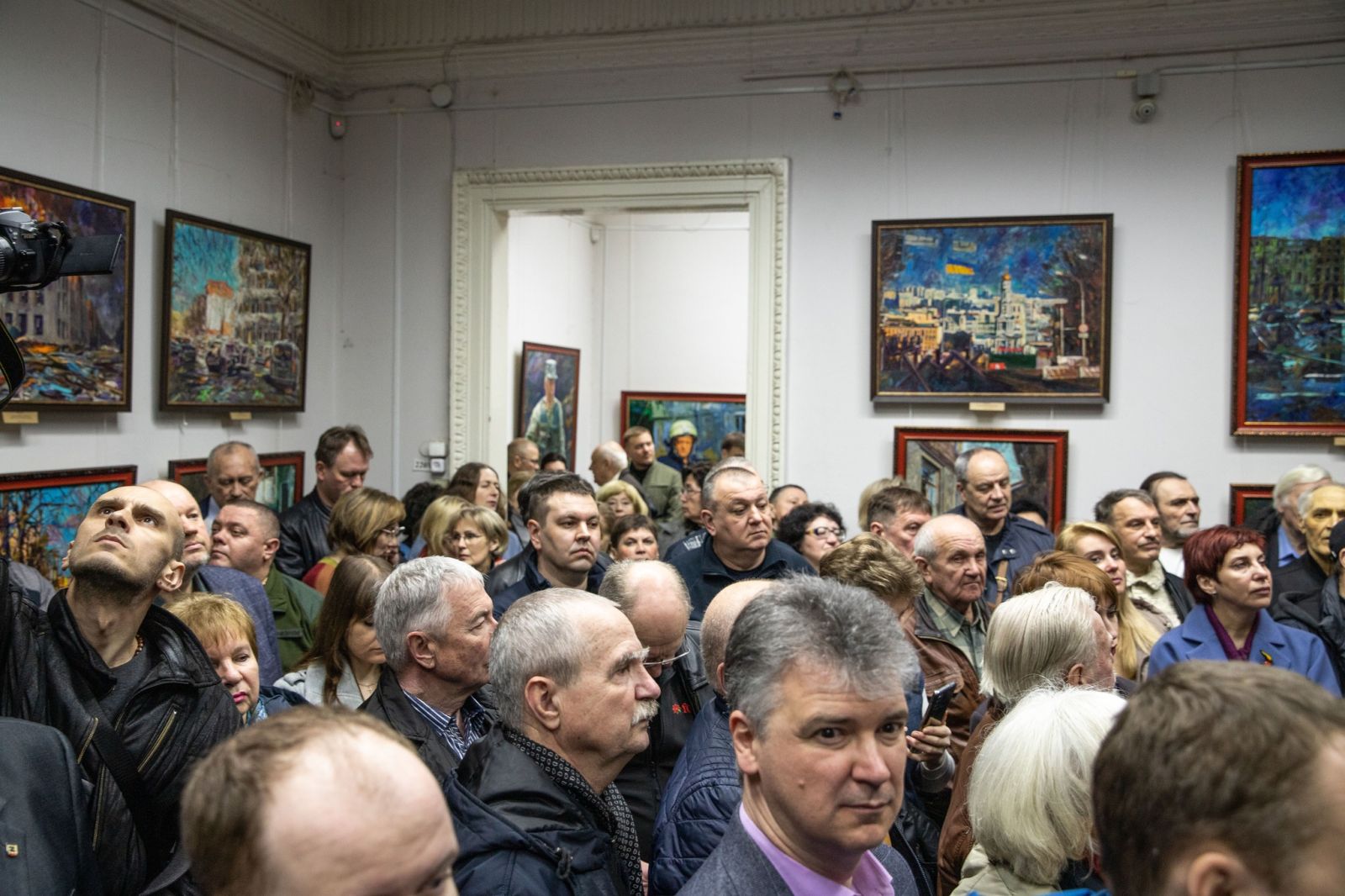 Харківський музей закрив виставку про війну через кілька днів після відкриття