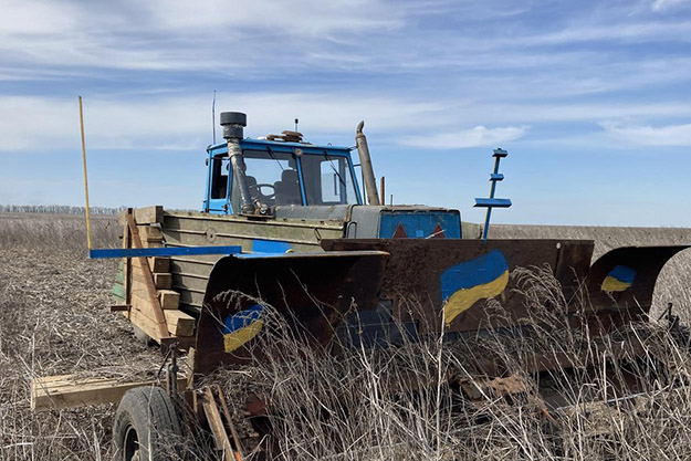 В Харьковской области создали трактор, которому не нужен тракторист (фото)