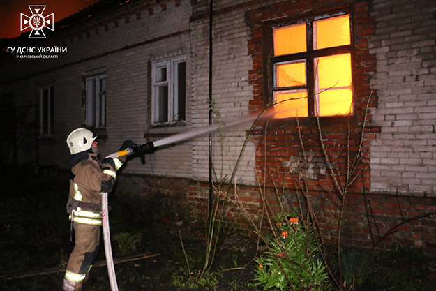 В пригороде Харькова - огромный пожар