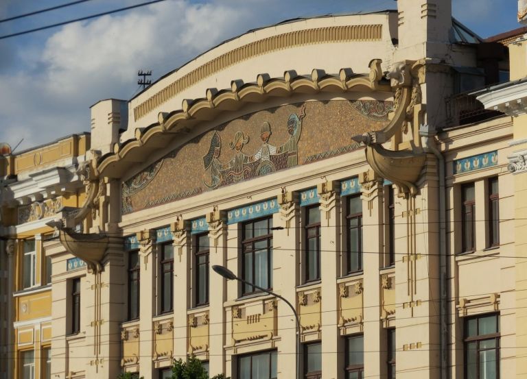Харьковский театр будет показывать спектакли на улице
