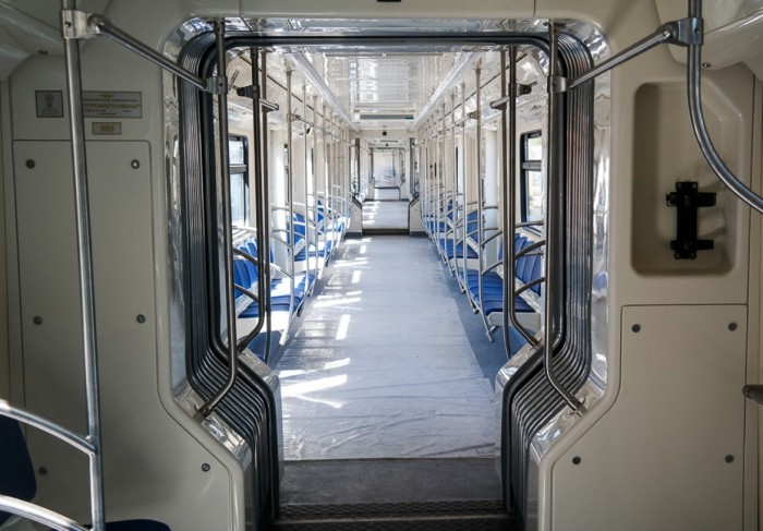 В харьковском метро появятся "поезда-трубы"