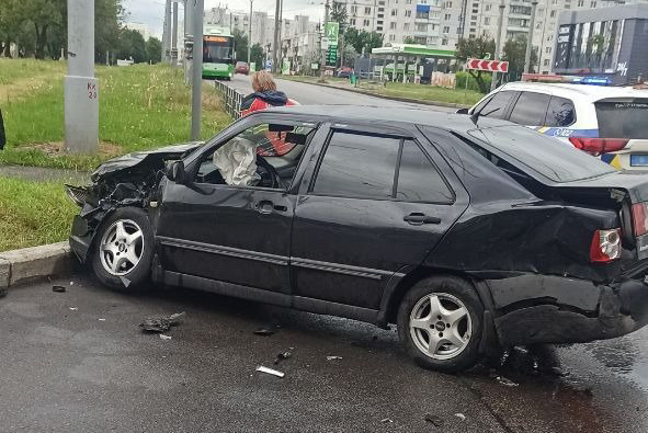 Авария в Харькове: пострадали три человека, в том числе двое детей (фото)