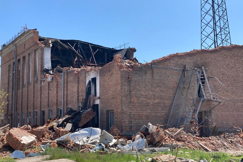 Зруйнована на 90%: як виглядає підстанція в Харківській області, що перенесла шість ракетних ударів