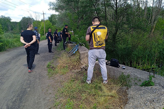 "Якби вона не застогнала, її б і не помітили": в поліції повідомили подробиці про пошук зниклої дівчинки (фото)