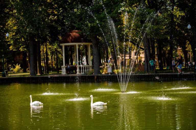 В Харькове заработал еще один фонтан