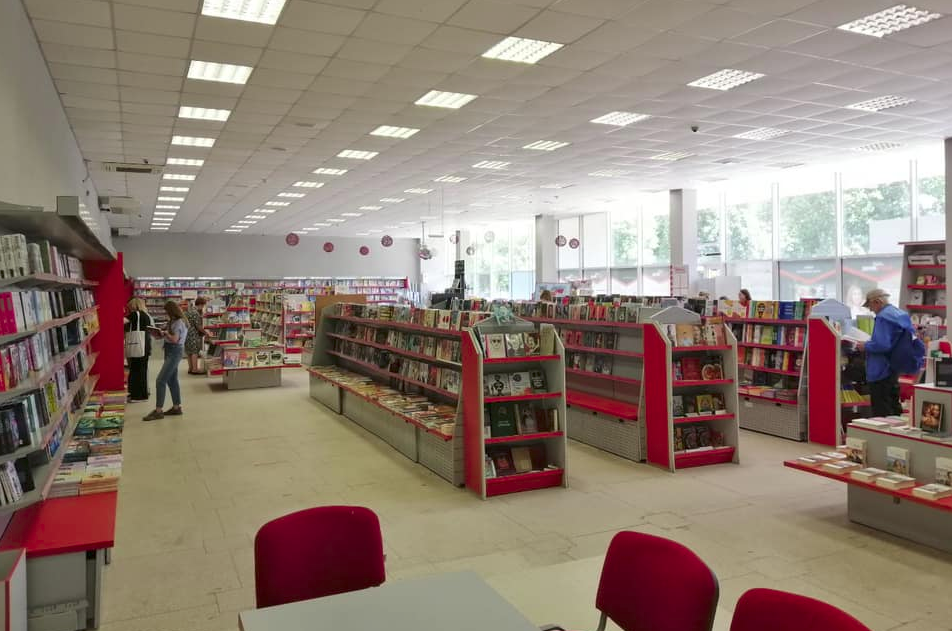 В Харькове открылся большой книжный магазин