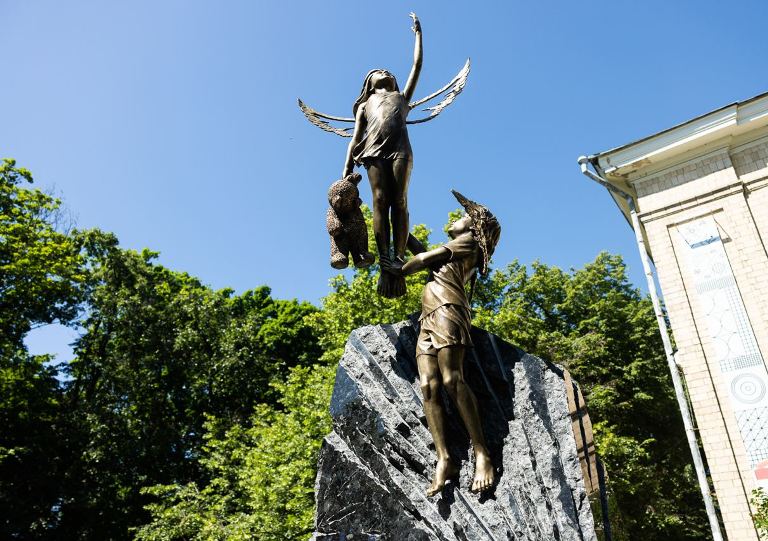 У центрі Харкові відкрили військовий пам'ятник (фото)