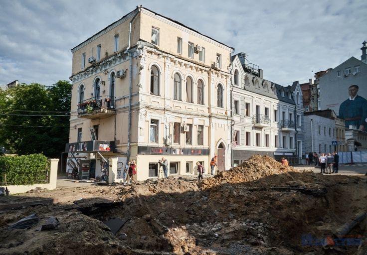 Как выглядит центр Харькова после ракетного удара (фоторепортаж)
