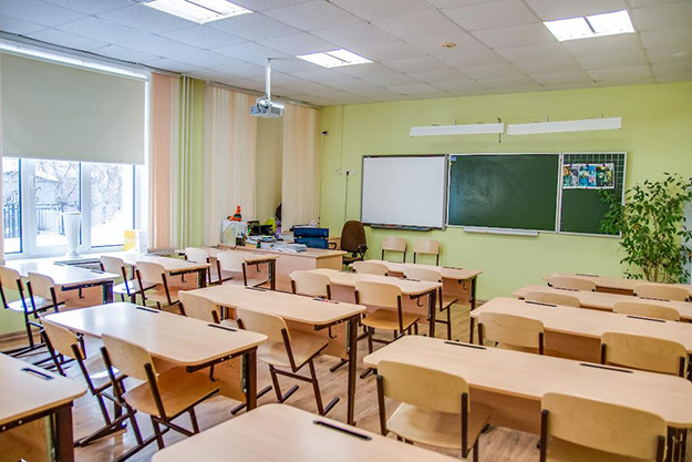 В Харькове некоторые школы проводят нелегальные офлайн-занятия для детей
