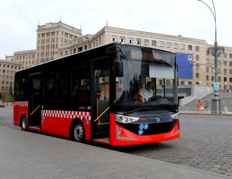 У Харкові два автобуси змінять маршрути