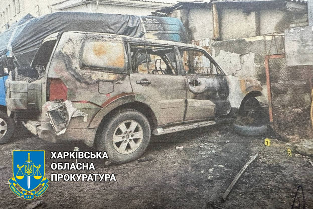 У Харкові любитель "русского мира" підпалив машину камуфляжного кольору