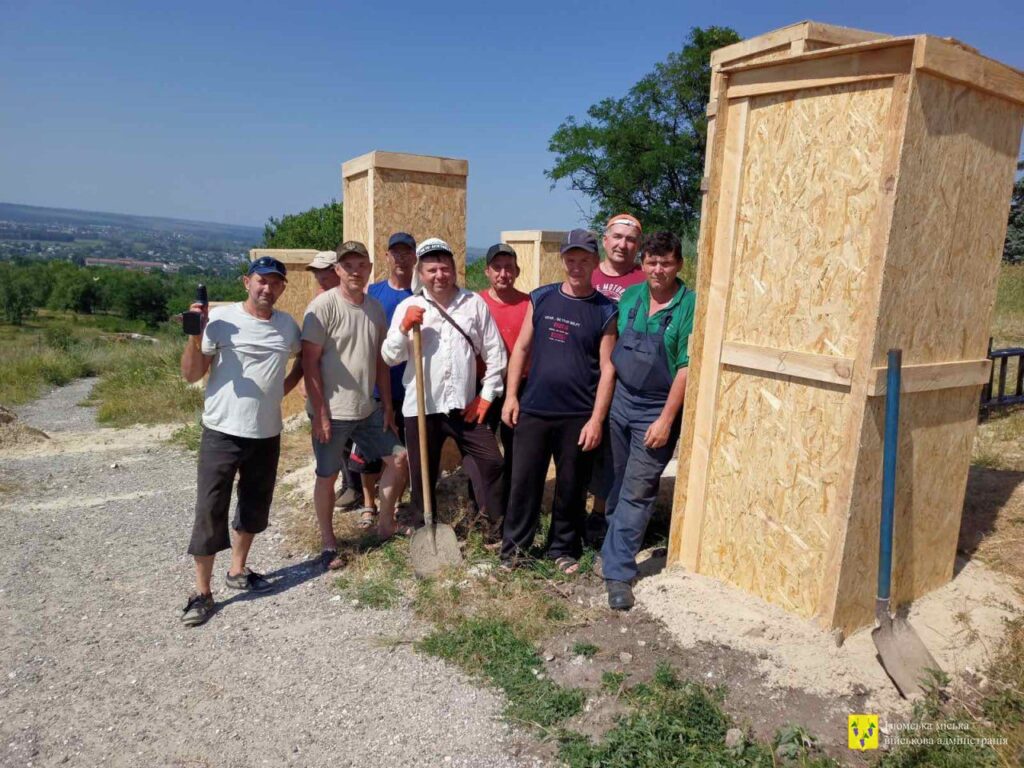 Уникальных половецких баб из Харьковской области заколотили в деревянные ящики (фото)