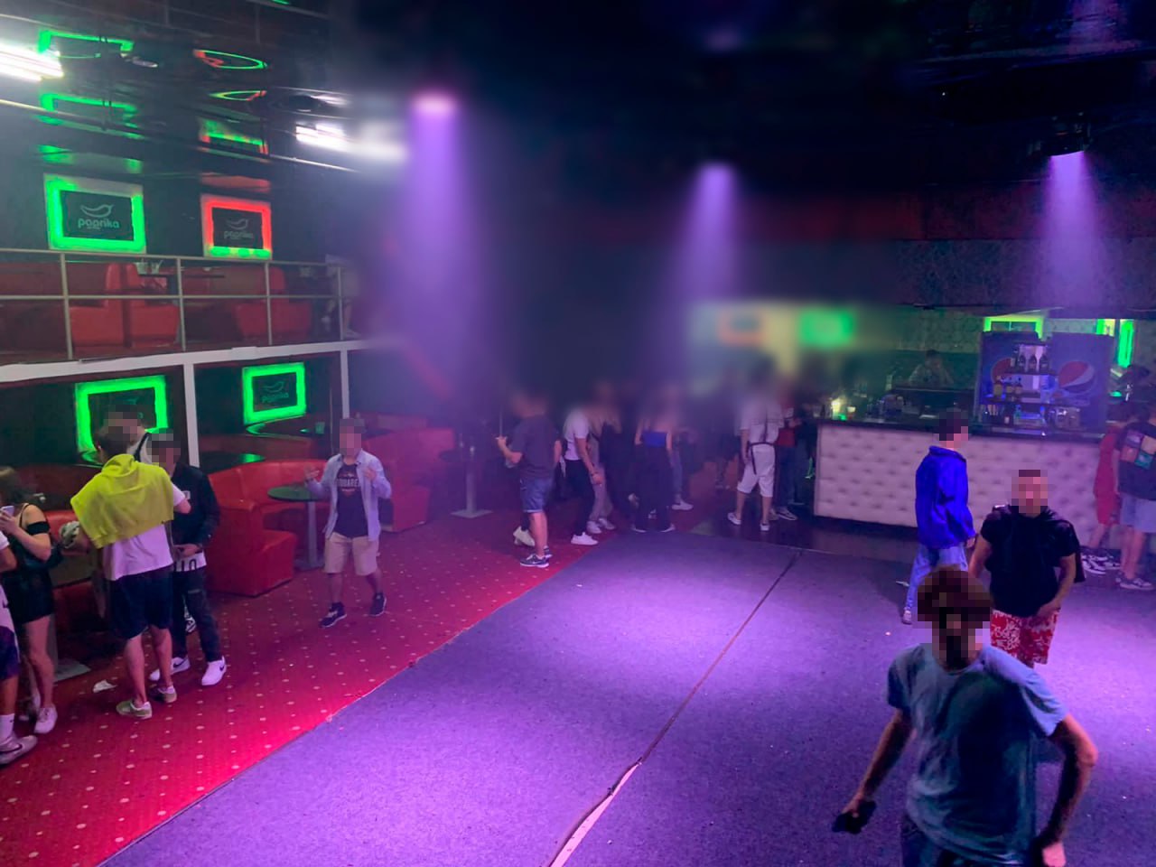 Ночной клуб в Харькове в комендантский час устраивал закрытые вечеринки для подростков