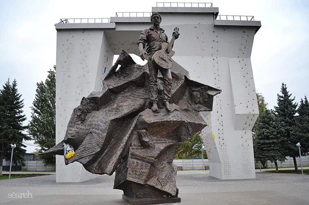 В Харькове хотят снести памятник Высоцкому