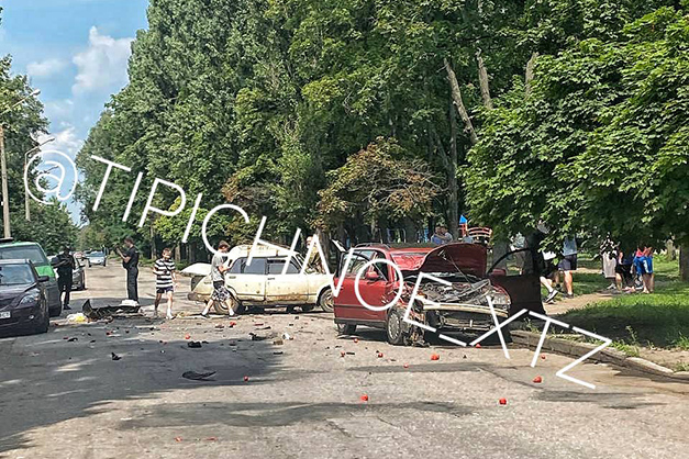 На ХТЗ п'яний водій протаранив пенсіонерів на "Жигулях" (відео)