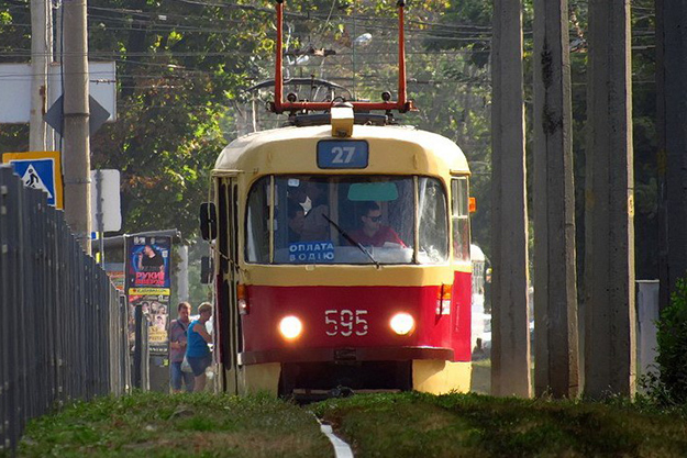 Завтра на Москалевке трамваи изменят маршрут