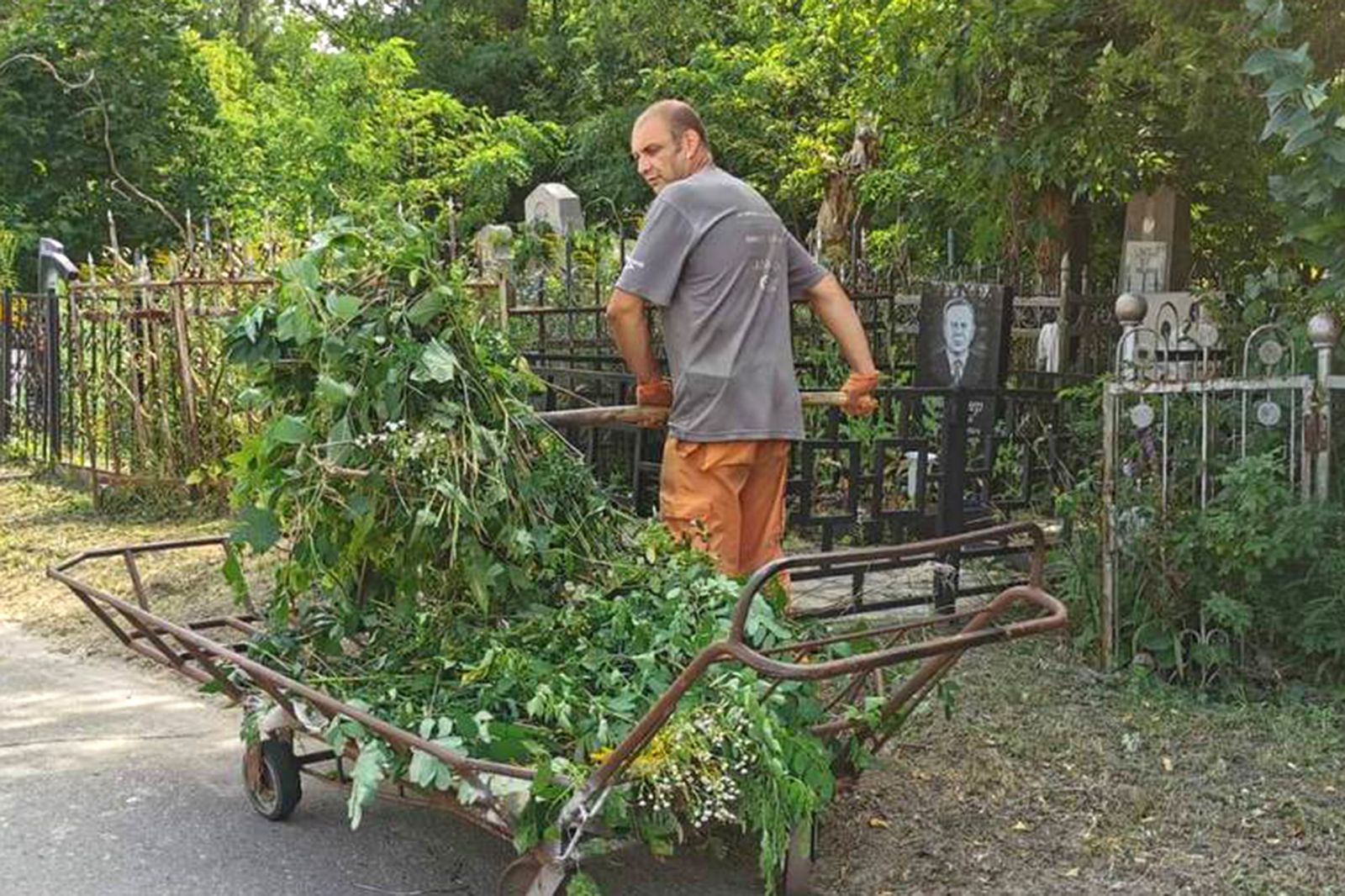 У Харкові все ще закриті для відвідування три кладовища: список