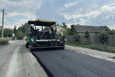 В Харьковской области ремонтируют дороги из Харькова к приграничным районам