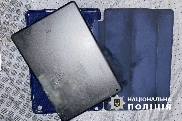 В Харьковской области у ребенка в руках взорвался планшет: девочка погибла