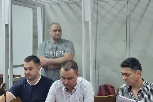Подозреваемый в госизмене экс-глава харьковского СБУ хочет отсудить 380 миллионов гривен