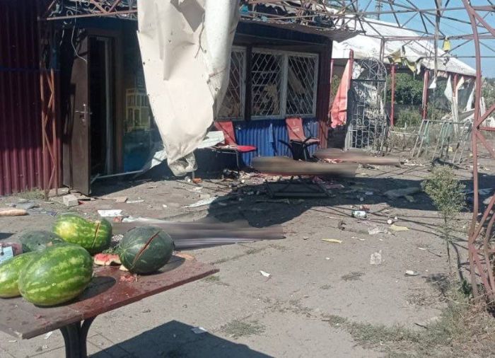 РФ вдарила по кафе в Харківській області: є загиблі та поранені