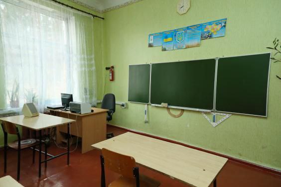 Разрушенную россиянами гимназию в Харьковской области ликвидируют