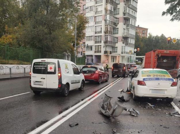 2 ребенка пострадали в ДТП в центре Харькова (фото)