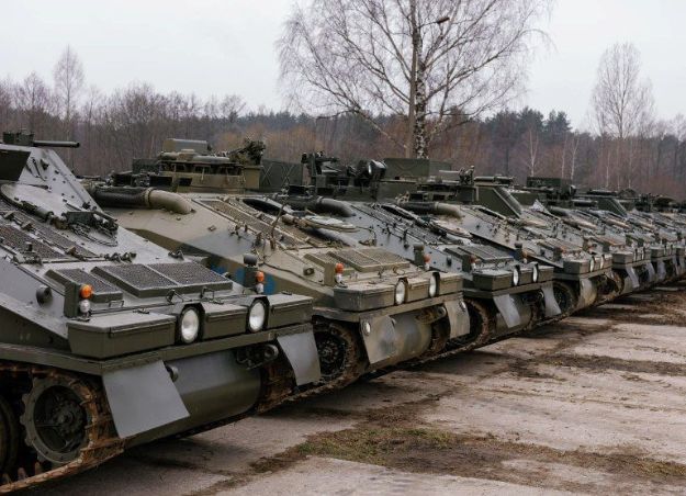 12 бронетранспортеров получат бойцы теробороны Харькова