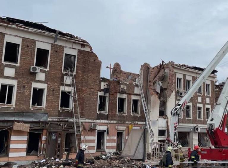 Удар "Искандером" по Харькову: спасатели нашли еще одно тело