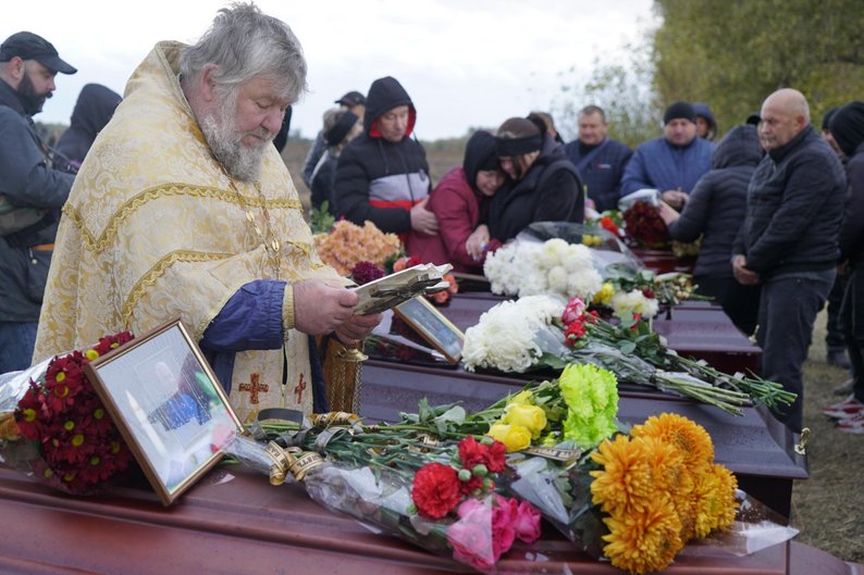 Що кажуть жителі Грози про братів, які навели ракету на кафе