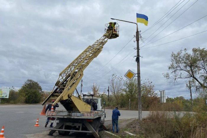 Вуличне освітлення відновлюють в Ізюмі