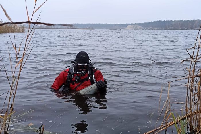 В Основянском озере в Харькове нашли снаряды (фото)