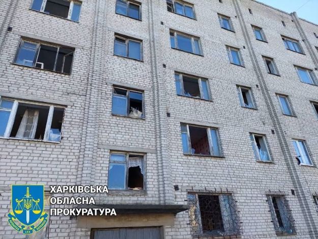 РФ поливает Волчанск из артиллерии: прилеты - по жилым домам (фото)