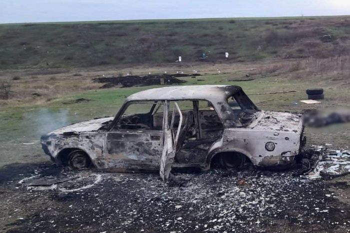 Підрив машини в Харківській області: чоловіки самі переносили туди гранати (фото)