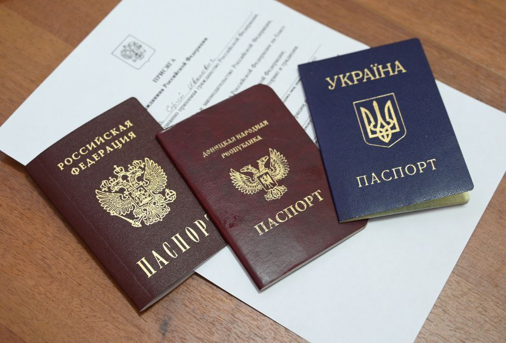 25-річна дівчина видавала російські паспорти в Харківській області