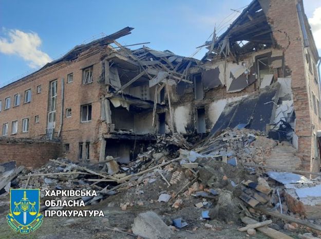 Бухгалтер растратила гигантские деньги на ремонте лицея в Харьковской области