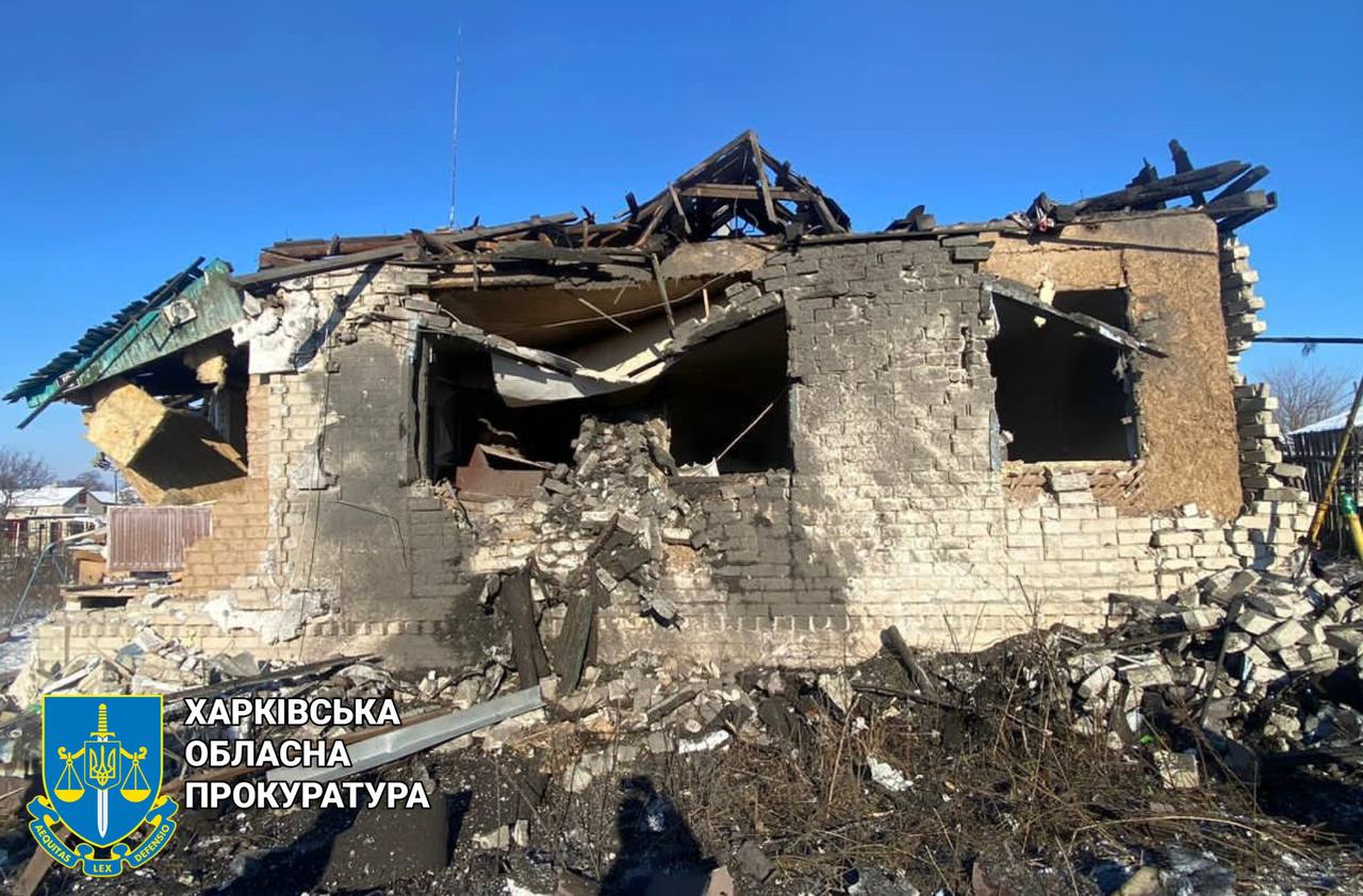 РФ вдарила по Вовчанську: у місті - велика пожежа (фото)