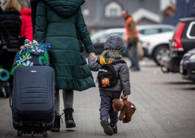 Кому з ВПО автоматично продовжать виплати: список