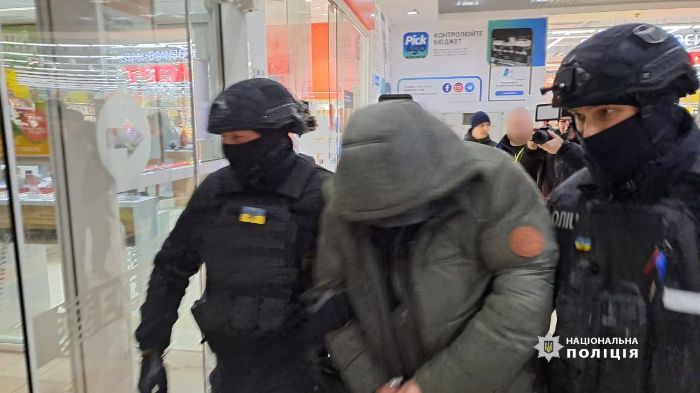 Врал, что муж жив. Харьковчанин выманивал у жены погибшего военного 10 тысяч долларов