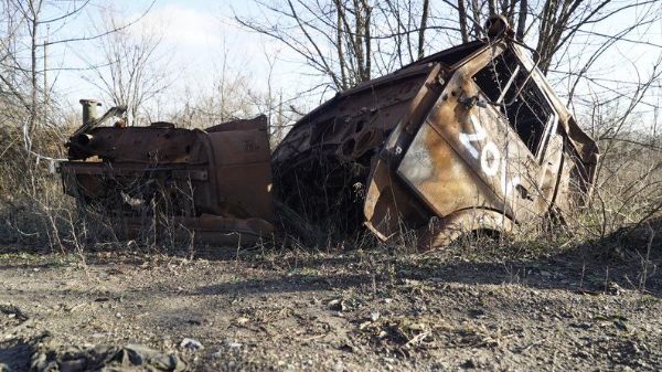 Запчастини - для ЗСУ: що роблять з розбитою російською технікою в Харківський області (фото)