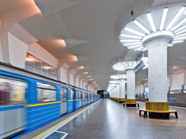 Метро на Олексіївці відкрили для пасажирів