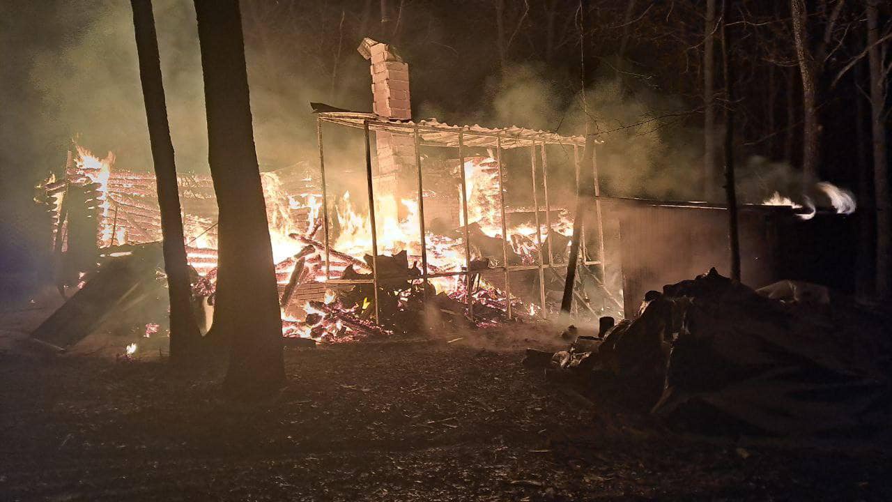 Баня сгорела в пригороде Харькова (фото)