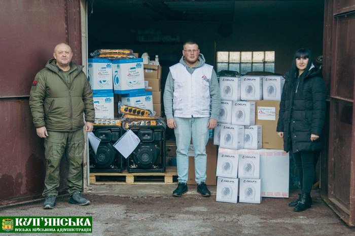 В "Пункти незламності" Купянска передали генераторы и обогреватели