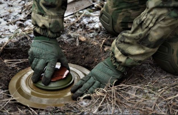 Снайперы ликвидировали россиян, которые пытались заминировать лес в Харьковской области (видео)