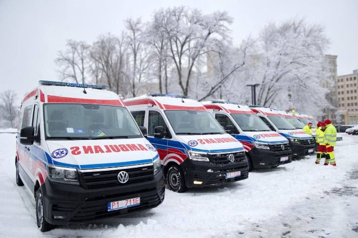 7 новых автомобилей получили бригады скорой помощи Харькова и области