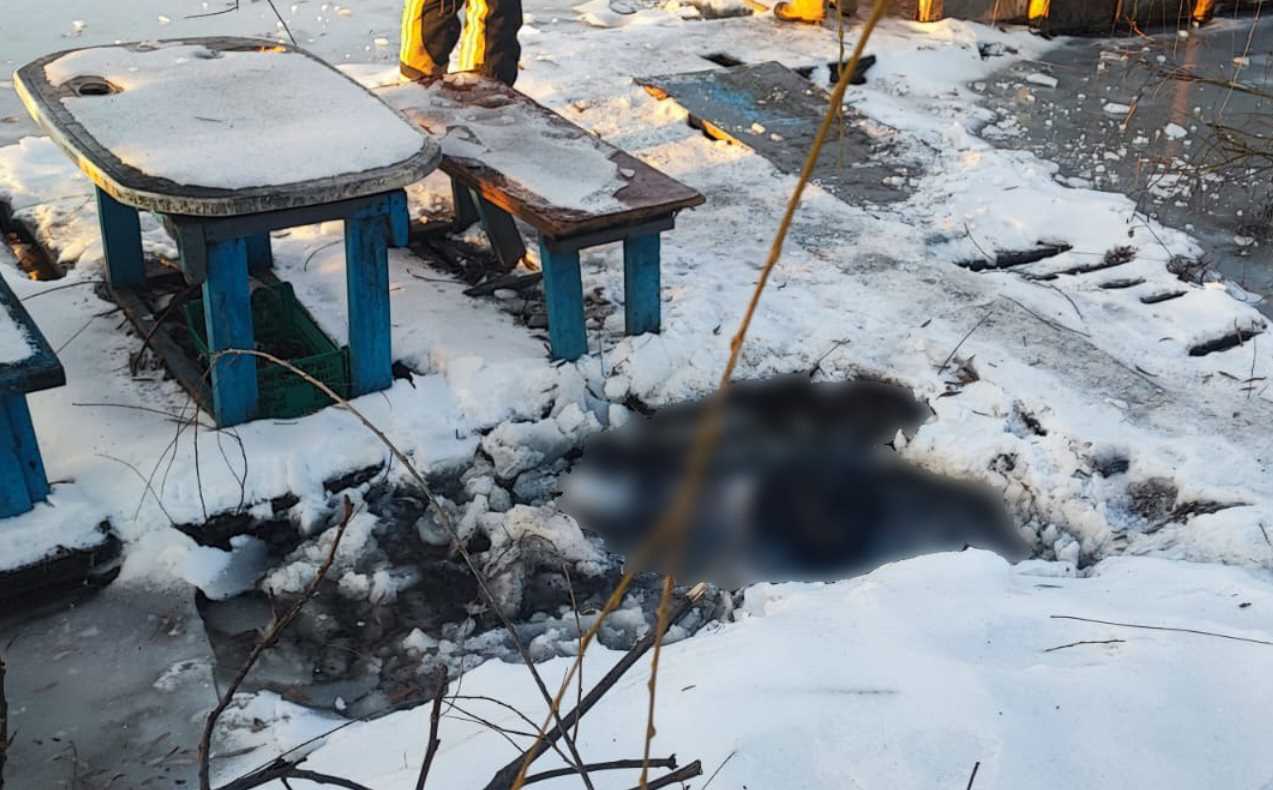 Чоловік не зміг вибратися з ополонки в Пісочині