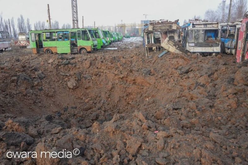 Ночной ракетный удар по депо на Северной Салтовке: фото последствий