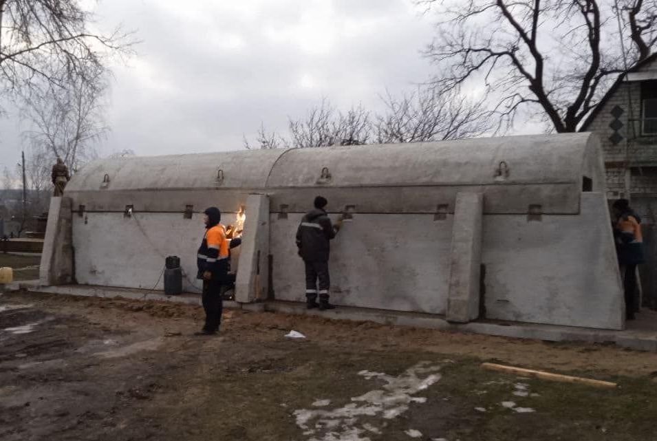 Бетонные укрытия появились в пригороде Харькова