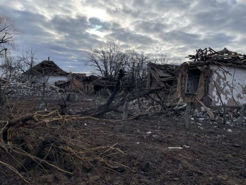 РФ нанесла авиаудар по жилым домам в Харьковской области: ранены три женщины (фото)