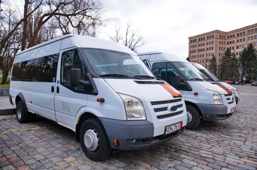 Мікроавтобуси з Німеччини возитимуть пасажирів у Харківській області (фото)